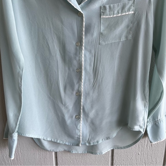 Maison Du Soir Silk Cotton Sleep Set Bardot Shirt and Jaclyn Shorts Baby Blue XS - Picture 5 of 13